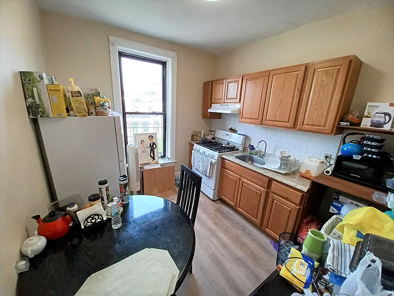 414 8th St #4R — Photo 2