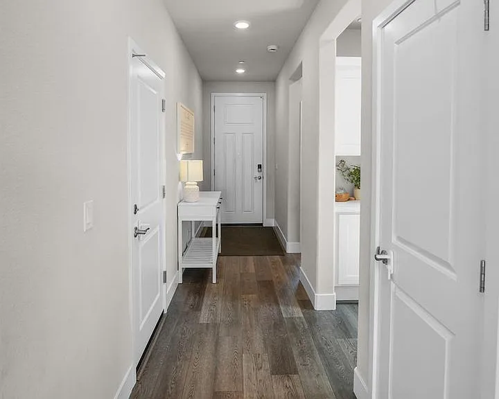 499 Red Sand Ct — Photo 2