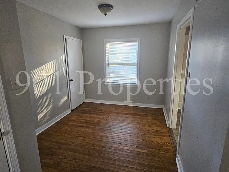 1612 Hopewell Rd — Photo 3