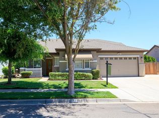 729 Peachcrest Dr, Oakdale, CA 95361