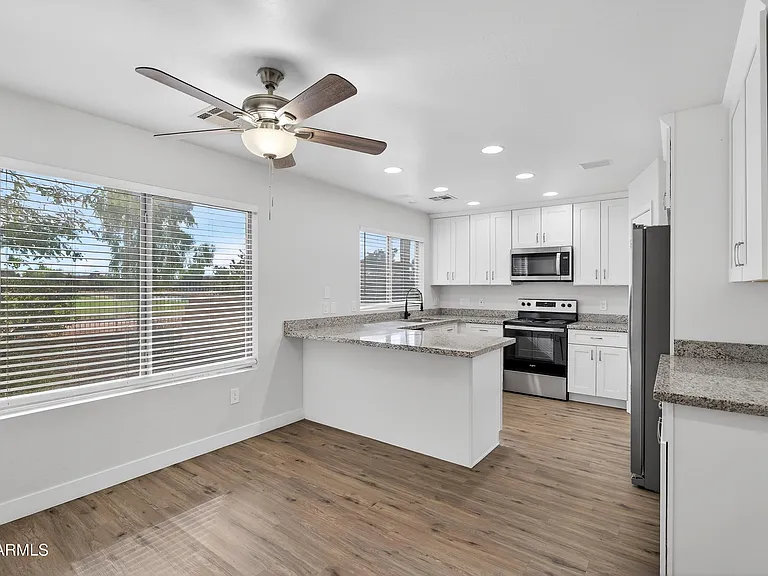 1365 E Betsy Ln — Photo 9