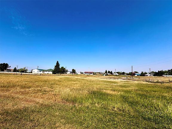 4th image of Clary Ave W