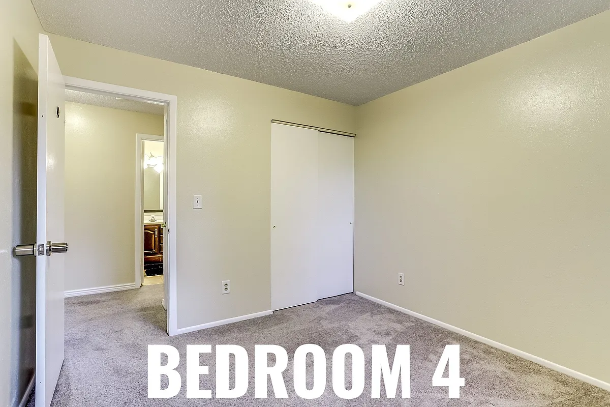 Building Photo - 15054 E Dartmouth Ave #4