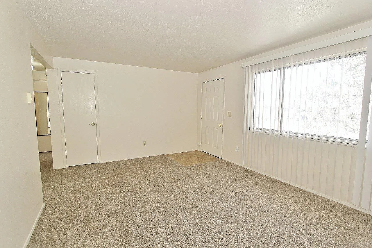 2 bed, 984 sqft, $1,400 — Photo 4