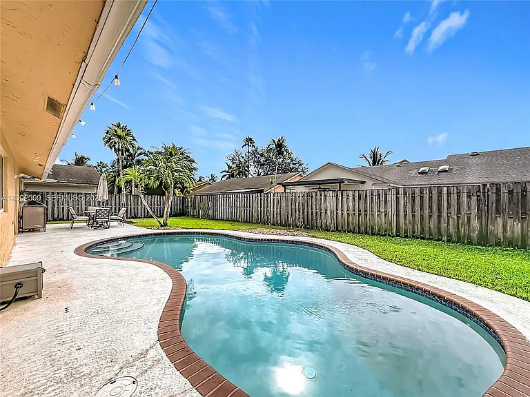 8060 NW 51st Ct — Photo 15
