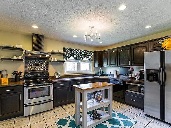 3rd image of 433 Tobiano Dr