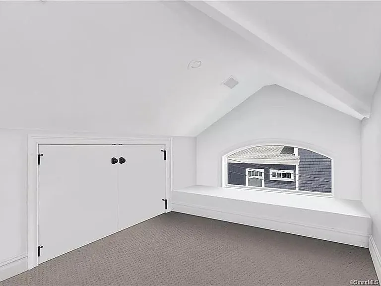 2155 Fairfield Beach Rd — Photo 14