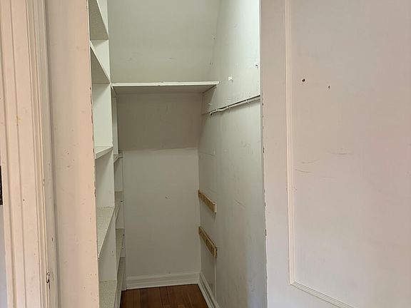 5th image of 175 3rd St Floor 1