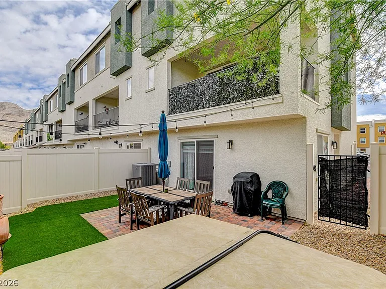 3715 Brilliant Sunset St — Photo 46