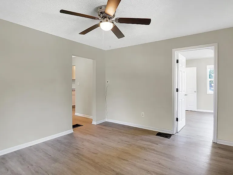 3239 Elmira St — Photo 4