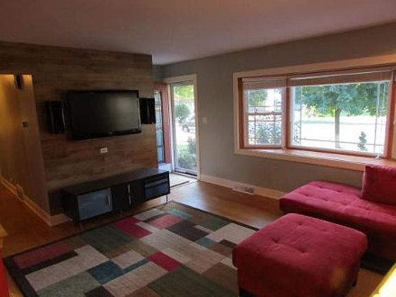 3rd image of 2434 W Edgerton Ave