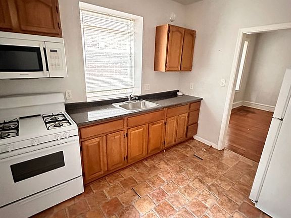 5th image of 4826-30 Walnut St Floor 4828-2