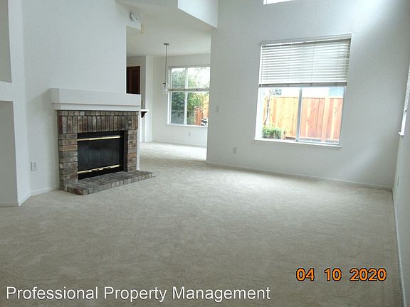 5th image of 29 Shorewood Ct