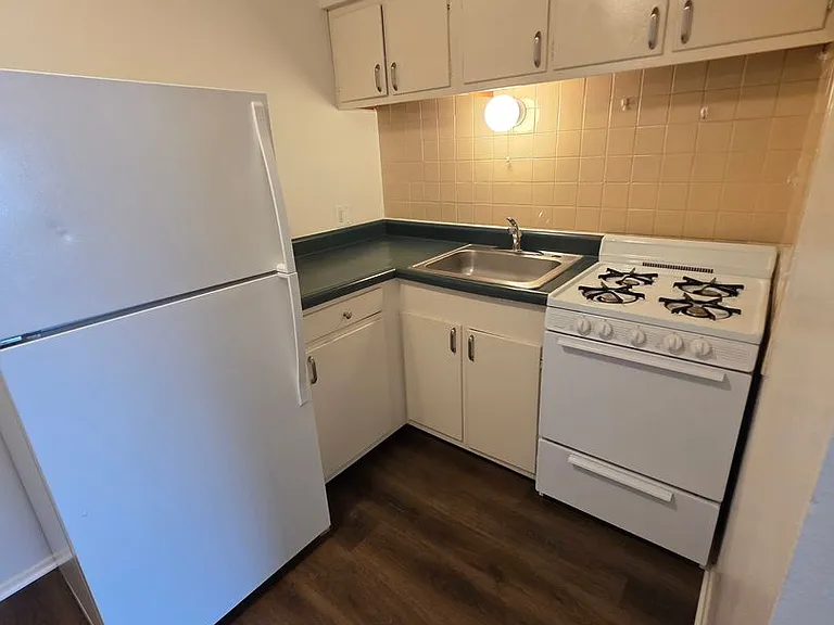 Mackenzie Place — Photo 5