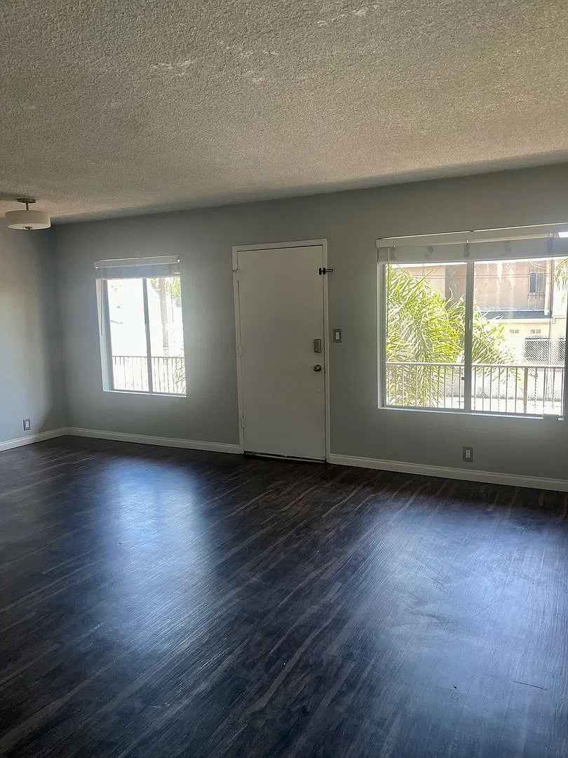 1576 Locust Apts LLC — Photo 2