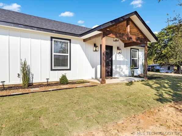 108 NE 1st St, Fort Towson, OK 74735