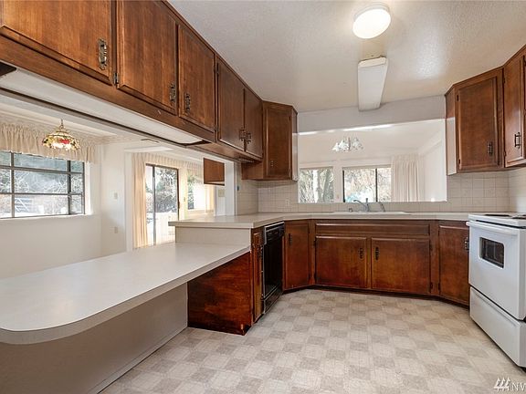 5th image of 61 Molenda Ln
