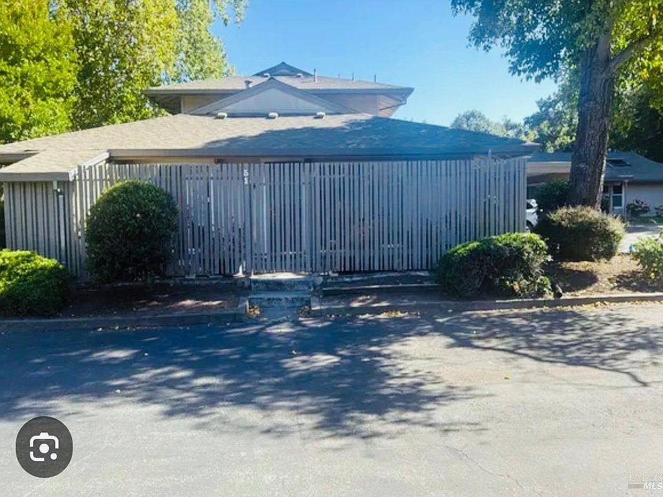 2nd image of 51 N Roundtree Boulevard