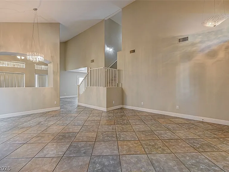 317 Greenleaf Glen St — Photo 6