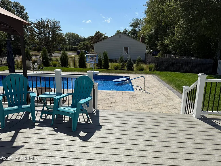 484 Branchport Ave — Photo 15