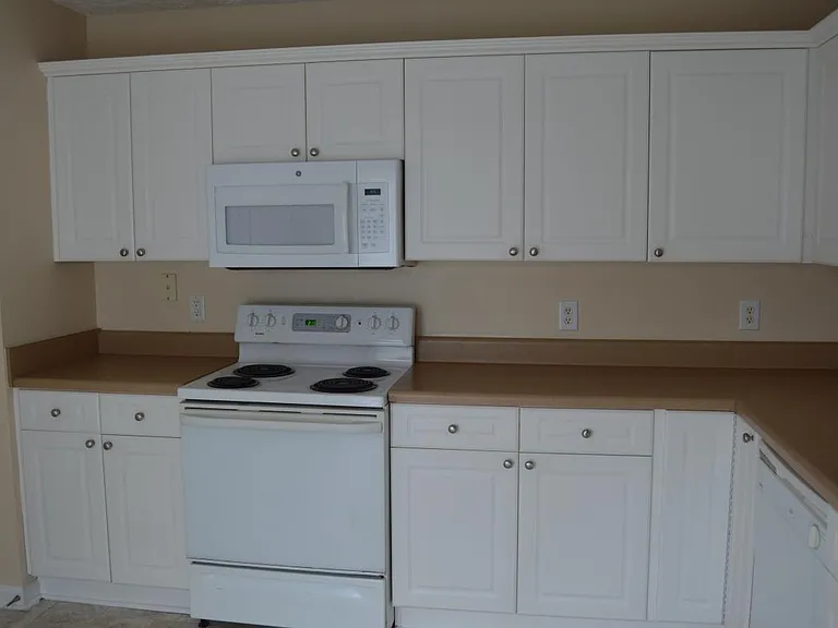 800 S Browns Ln #B3 — Photo 9