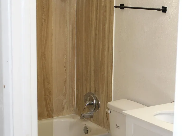 4342 E Lee St — Photo 7