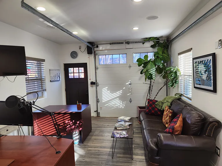 1360 Monaco Pkwy — Photo 37