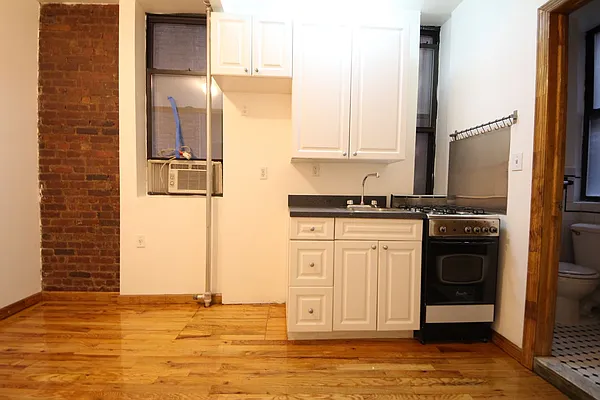 Rented by JR Properties, LTD | media 14