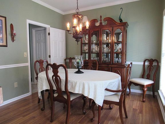 Formal Dining