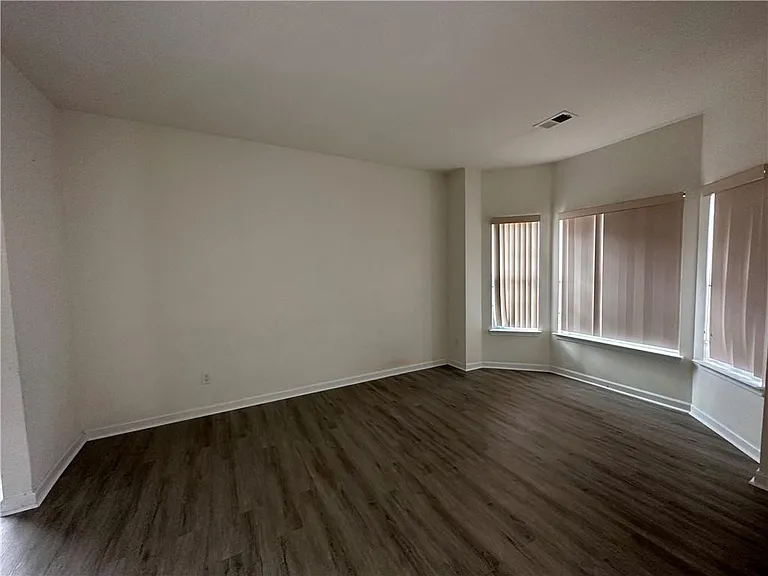 1335 Rocky Shoals Ln — Photo 13