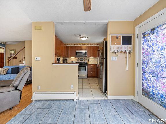 4th image of 93 Clintonville Road #4