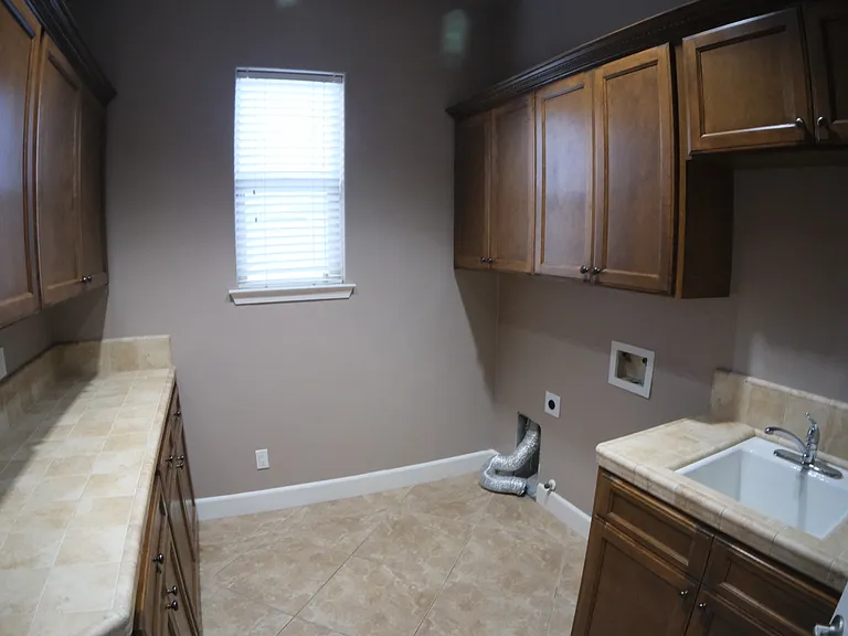 1313 Jordan Ave — Photo 12