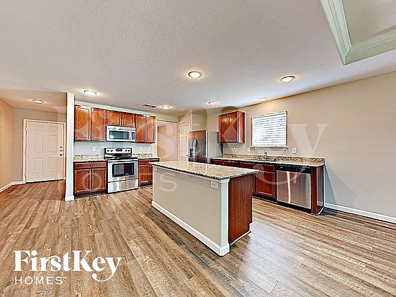 4th image of 1131 Foxglove Ln