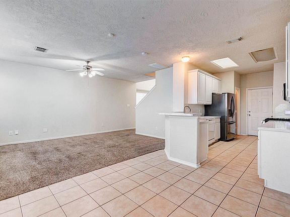 5th image of 13106 Peppergate Ln