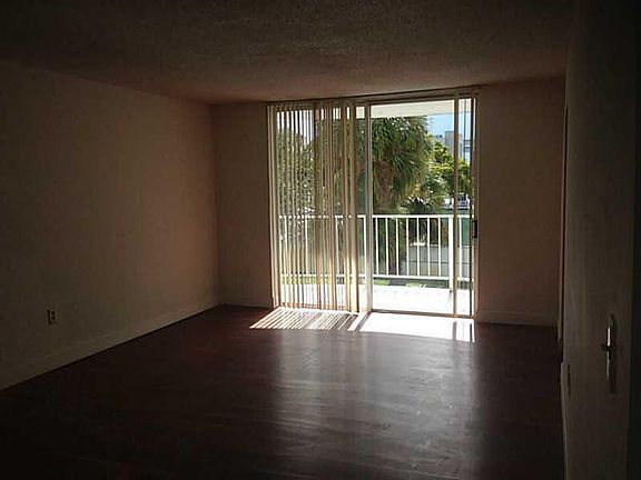 4th image of 498 NW 165th St #D201