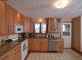 60 Hollytree Rd, Stoughton, MA 02072