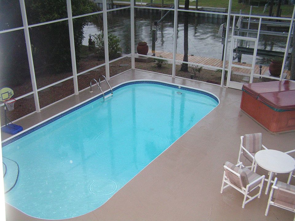 2nd image of 230 Bahia Via