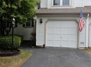 4 Highpointe Dr, Troy, NY 12182