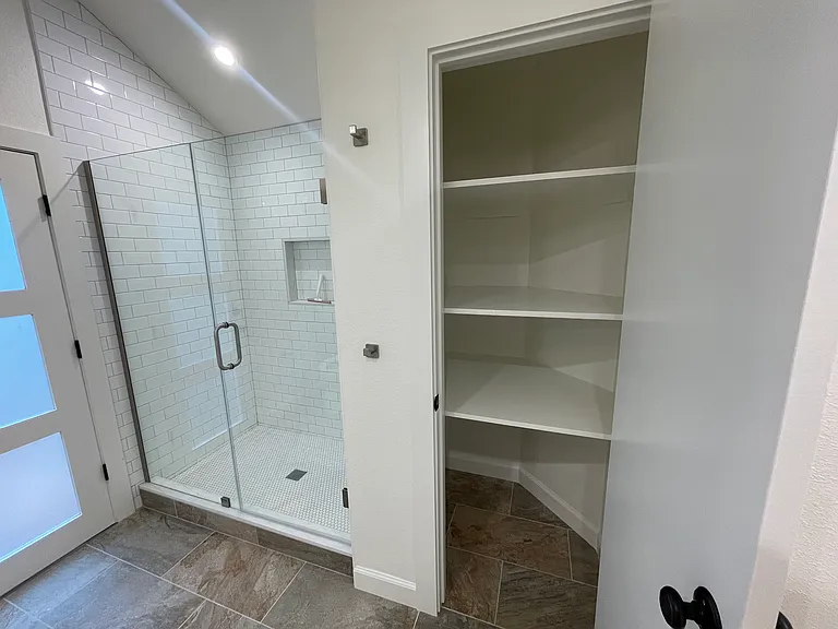 2 Greenbrier Ct — Photo 36