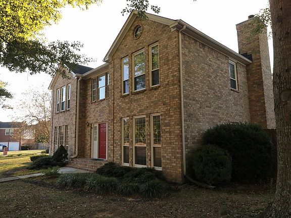 3rd image of 629 Creekfront Dr