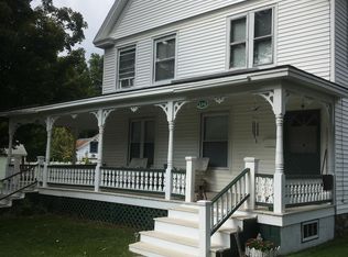 216 1/2 Beech St, Bennington, VT 05201