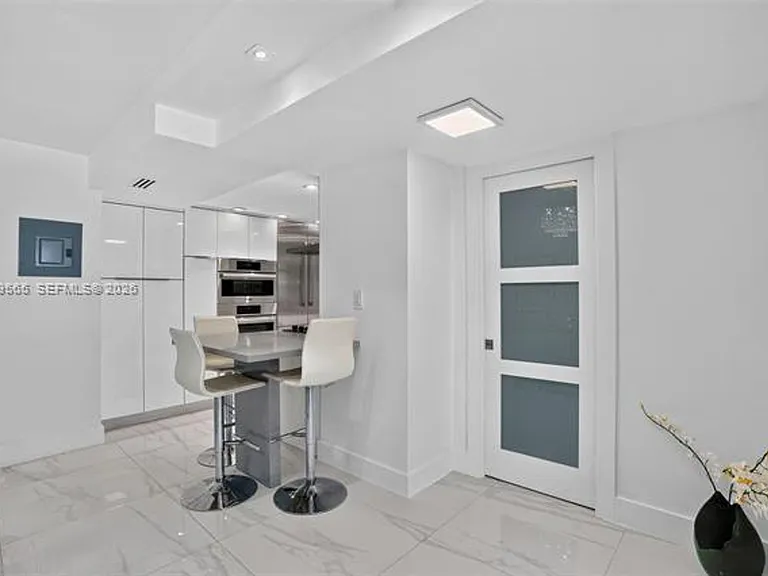 6039 Collins Avenue Cu #1624 — Photo 6