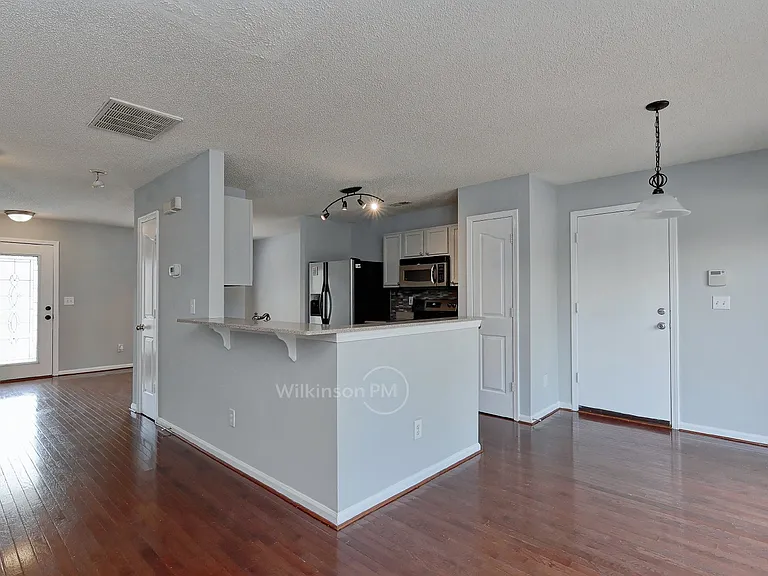 10420 Yellow Rose Ln — Photo 18