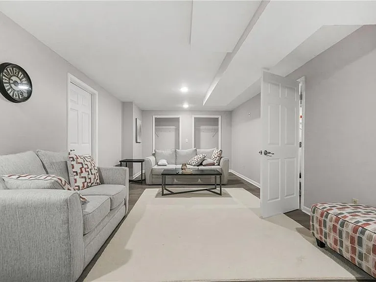 9800 Foxworth Dr — Photo 27