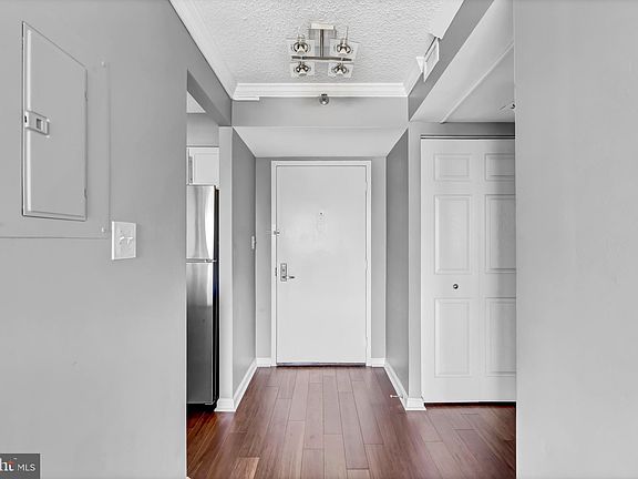 2nd image of 10101 Grosvenor Pl APT 812
