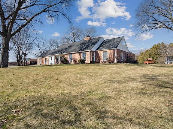 3rd image of 12477 Barony Dr