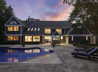 5010 Nob Hill Dr, Edina, MN 55439