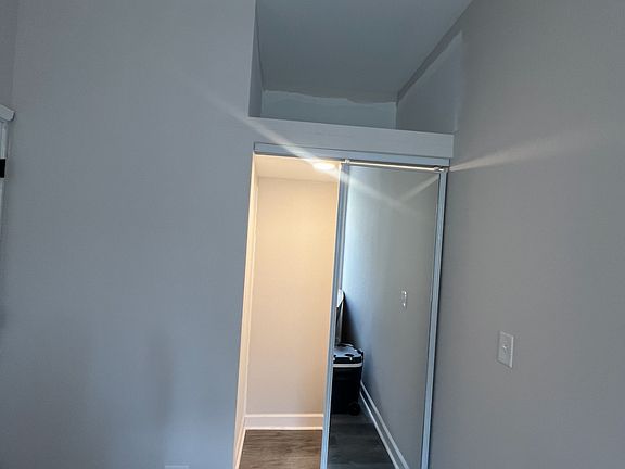 4th image of 948 N Damen Ave #2F