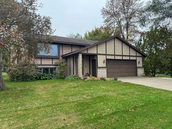 902 4th Ave NE, Little Falls, MN 56345