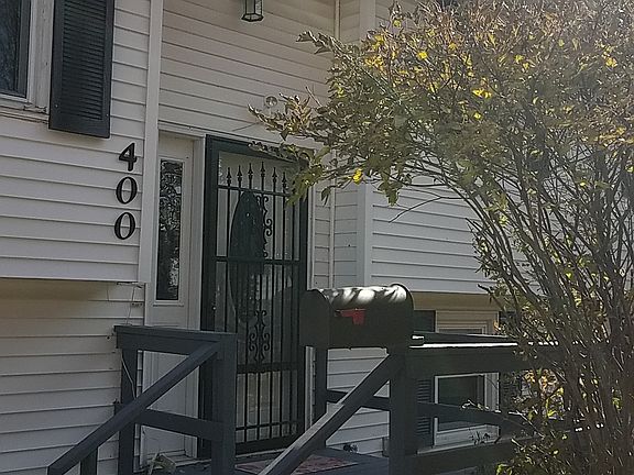 4th image of 400 S Stockdale Ln